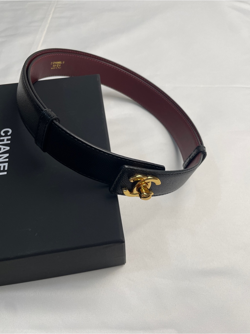 CHANEL New Black Genuine Leather Belt with Gold-Tone Buckle – Fully Adjustable